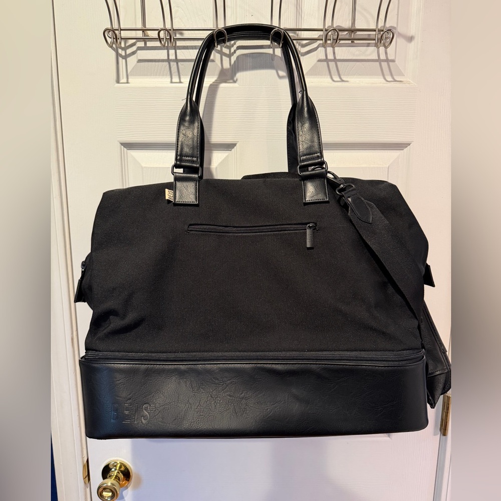 BEIS Black weekender in black